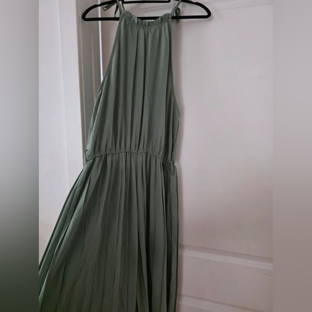 Elegant Green Halter Dress